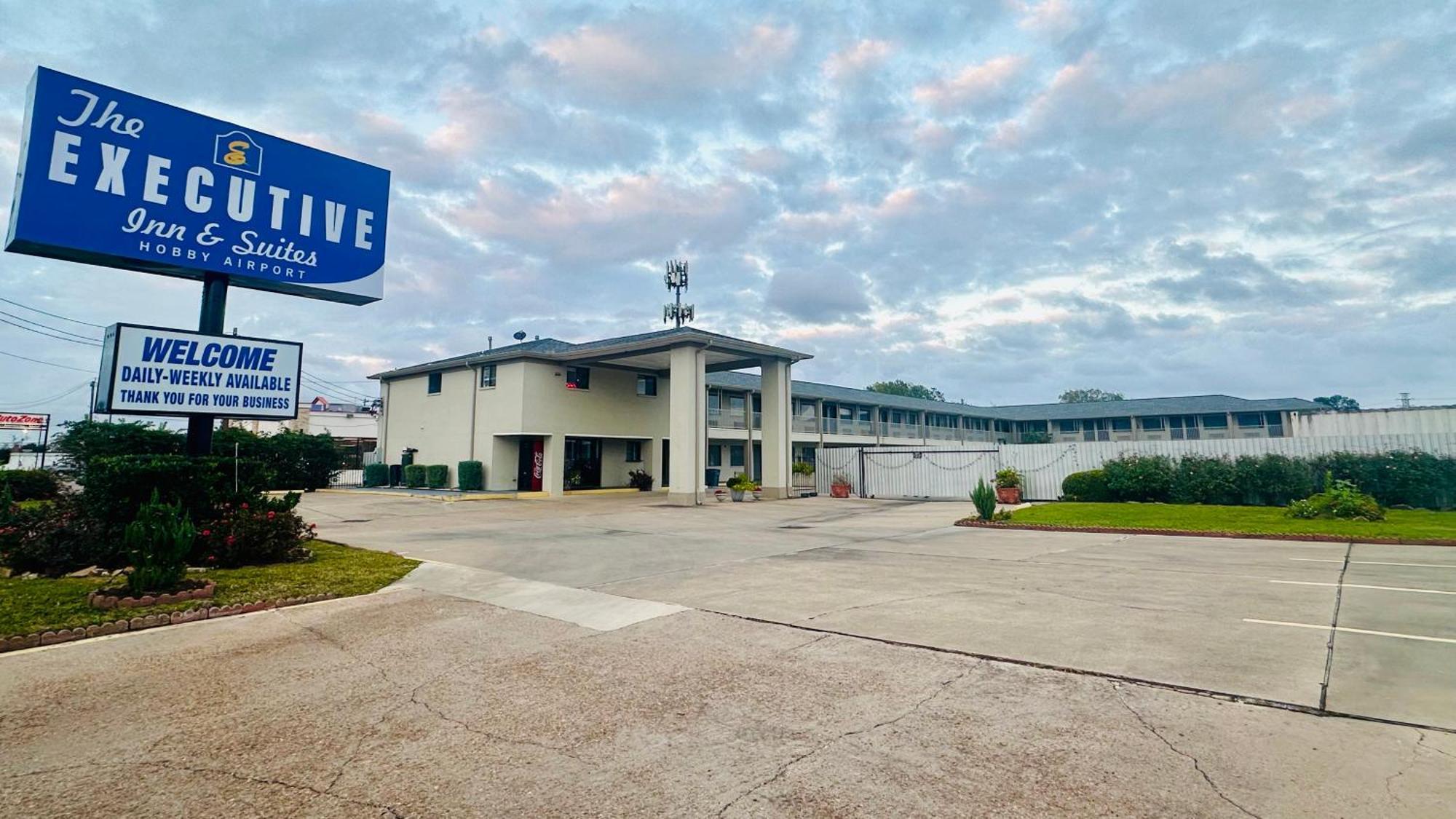 Executive Inn And Suites Houston Exterior photo
